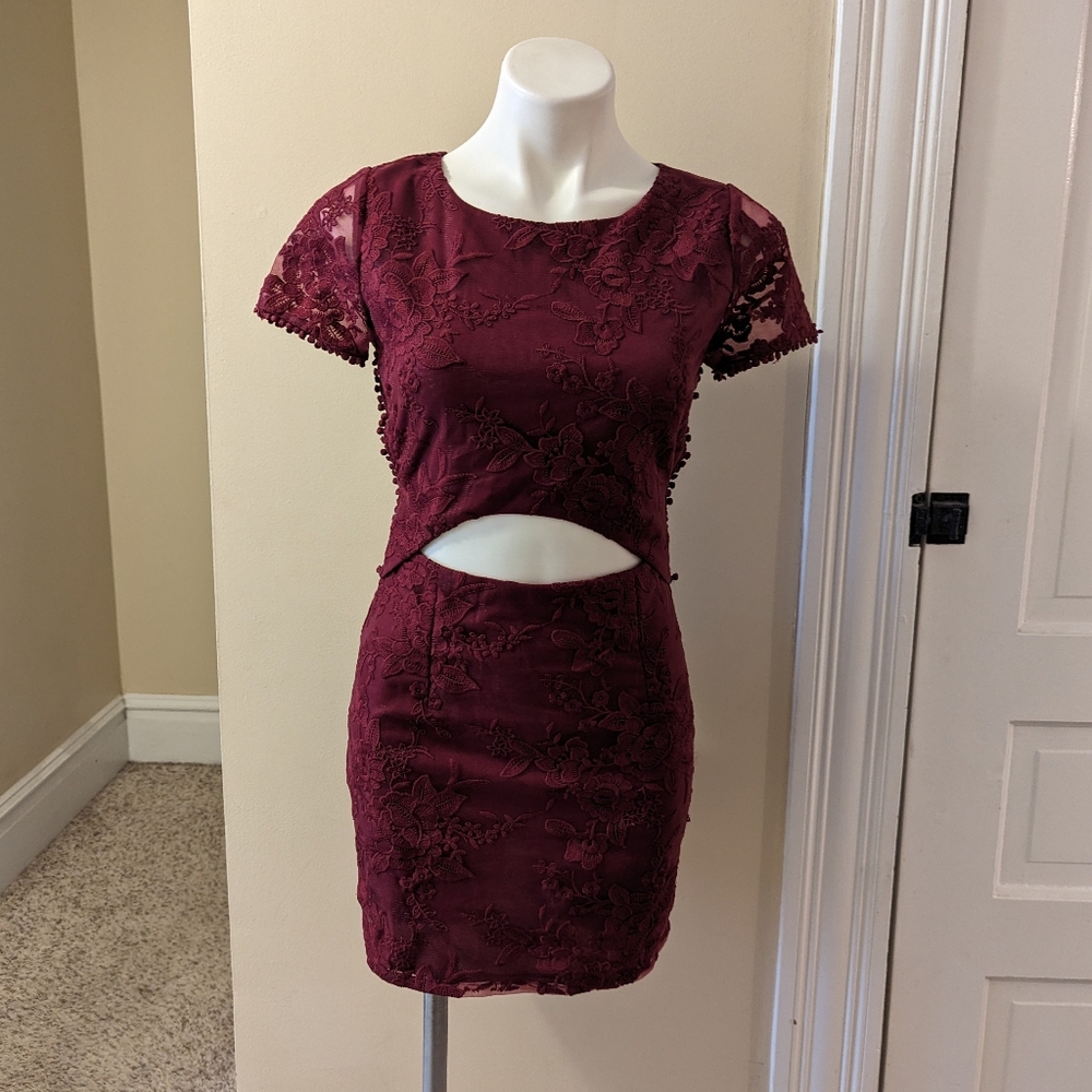 Two sisters maroon cut out back lace up lace dress size 4